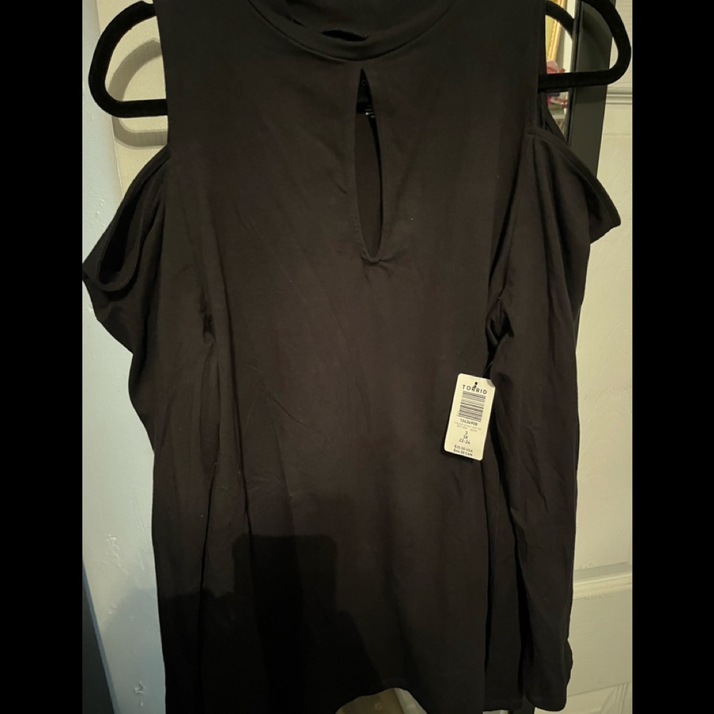 Torrid black cutout foxy top size 3 with tags